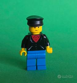 LEGO Vintage Minifigure trn088 Conduc. Taxi 1979