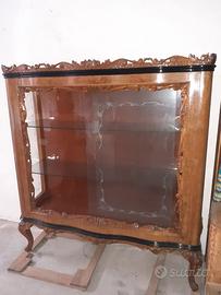 Vetrinetta in noce  e radica