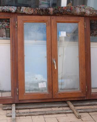 Infissi in legno massello per veranda