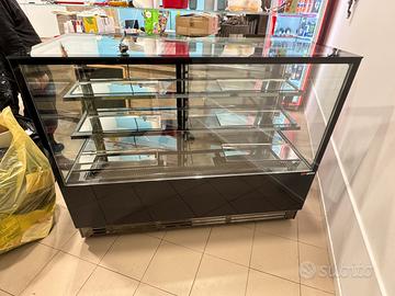 Vetrina Refrigerata Per Dolci