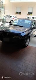 lancia Ypsilon elefantino blu . 