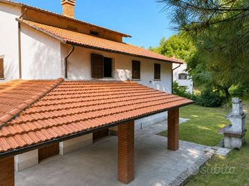 Villa di 370 m² con 5 locali a Borgo Pace