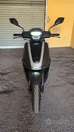 UM WINWOOD 125 SCOOTER NERO