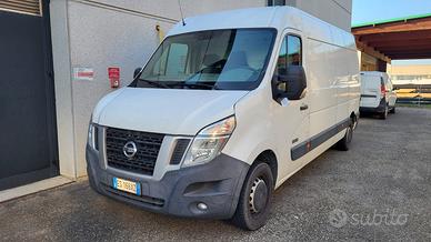 Nissan NV400