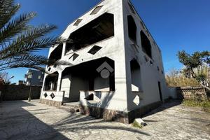 6 LOCALI A CASTEL VOLTURNO