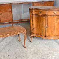 Mobiletto e tavolino abbinati