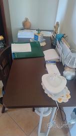 Scrivania e scarpiera