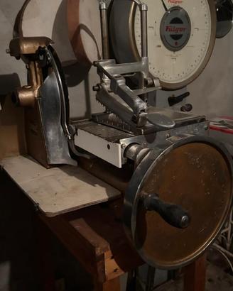 Affettatrice Antica a Volantino IBIS 300 