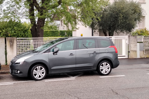 Peugeot 5008 2.0 HDi Allure