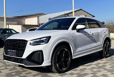 Audi Q2 S Line interno ed esterno 2.0 TDI 150...