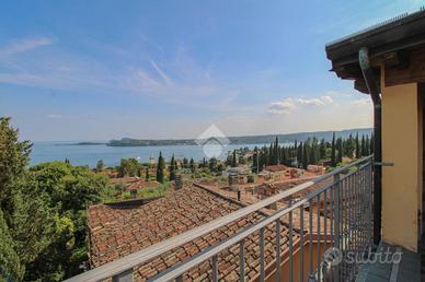 CASA SEMINDIPENDENTE A GARDONE RIVIERA