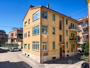 3 LOCALI A PEDASO