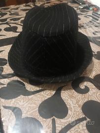 Cappello nero da uomo