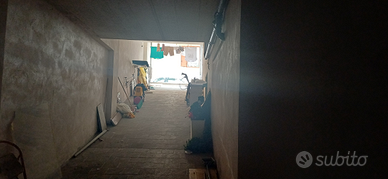 Locale uso deposito magazzino