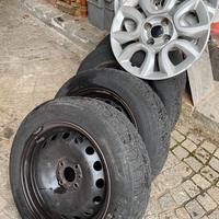 Gomme termiche+ cerchi+copricerchi  175/65/15