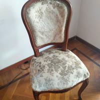 4 sedie classiche eleganti  euro 80,00