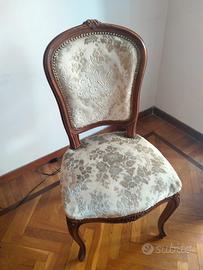 4 sedie classiche eleganti  euro 80,00