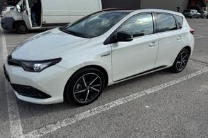 Toyota Auris Hybrid Black Edition
