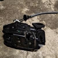 Serratura anteriore dx VOLKSWAGEN POLO del 2010