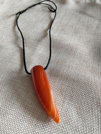 Cornetto portafortuna gioia e felicità in corniola