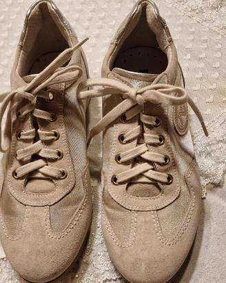 Scarpe con lacci nero giardini