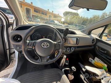 TOYOTA YARIS ACTIVE