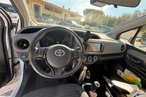 TOYOTA YARIS ACTIVE