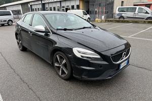 Volvo V40 D2 R-design