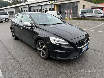 Volvo V40 D2 R-design