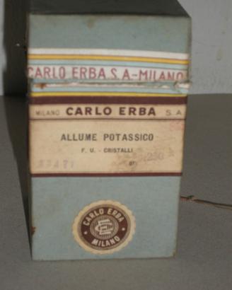 Scatola in cartone vintage 'carlo erba'