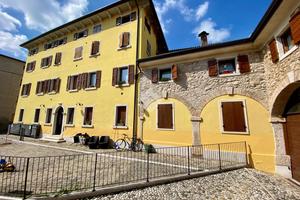 2 LOCALI A CAPRINO VERONESE