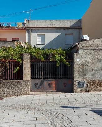 Casa indipendente su due livelli + terrazza