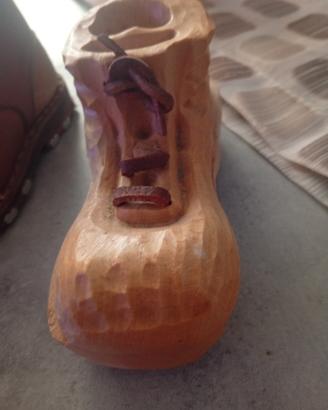 scarpe fatte in legno