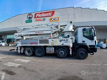 Iveco Stralis 450 con betoniera CIFA