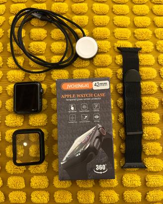 Apple Watch Series 3 - 42mm, cinturino in metallo