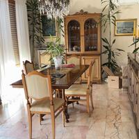 Arredo (tavoli sedie e mobili)