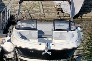 Bayliner VR5 ( 2024) bow rider