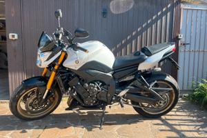 Yamaha - FZ8