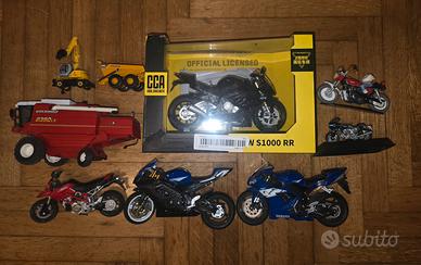 lotto vari modellini  moto /movimento terra