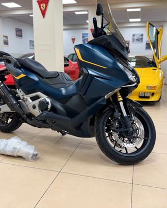 Honda Forza 750 Scarico Akrapovic permute auto mot