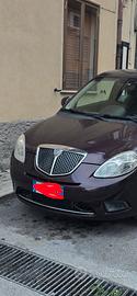 lancia y