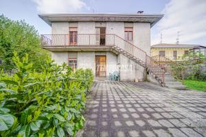 SAMARATE - VILLA BIFAMILIARE