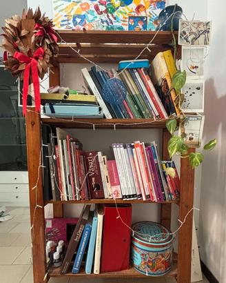 Libreria in legno ikea: leggera e comoda
