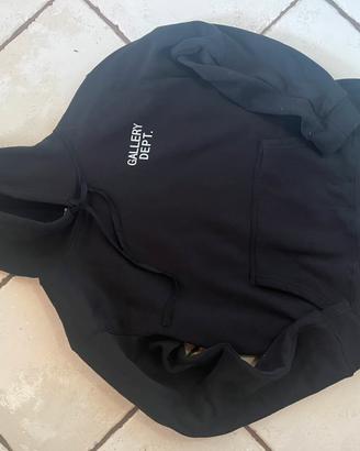 Felpa nera con scritte in bianco