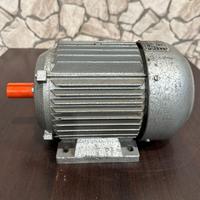 Motore elettrico 380 V usato
