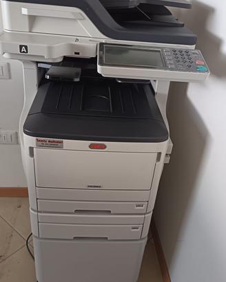 Multifunzione a colori Oki MC883 pari al nuovo