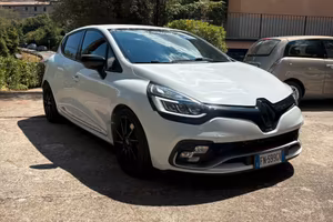 Clio 4 Rs Trophy