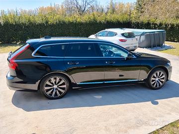 VOLVO V90 B4 INSCRIPTION Mild Hybrid (benzina) 