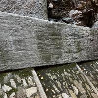Grande TAVOLO e PANCA in sasso di Moltrasio