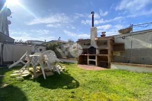 VILLA A SCHIERA A SABAUDIA